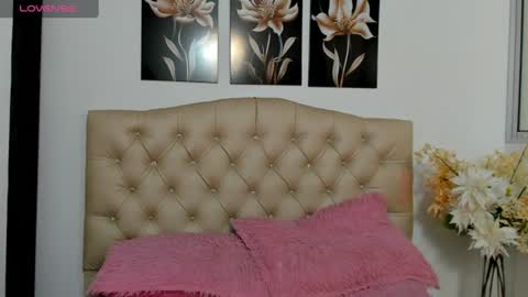 kitty_f00x online show from July 6, 12:57 pm