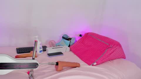 kitty online show from November 26, 11:55 am