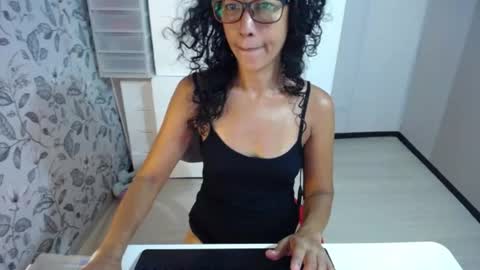Snapshot of kittykatss chatting on June 16, 5:10 am Viktoria online show from June 16, 5:10 am