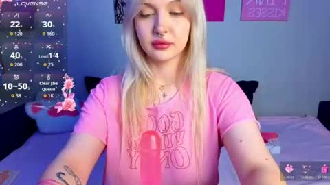 kittykendall online show from August 4, 7:49 pm