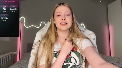 Snapshot of kittyloffe chatting on February 23, 3:15 am Monika online show from February 23, 3:15 am