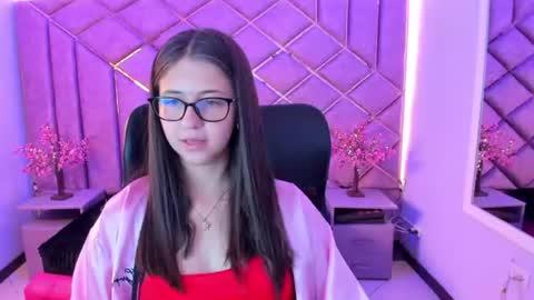 Sarah online show from July 18, 4:22 pm