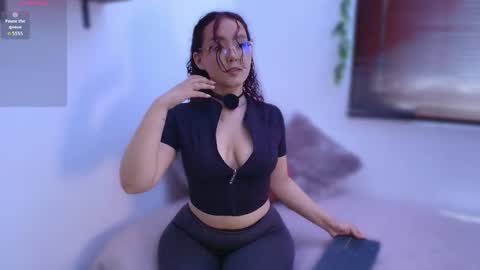 Sophie online show from June 2, 3:47 pm