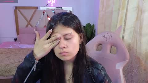 Kitty  online show from December 28, 7:11 pm