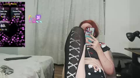 kittywhiteass online show from May 20, 8:09 am
