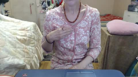 KiuminBerry online show from June 16, 8:28 am