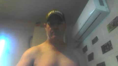 kiwiguy19773 online show from March 15, 2:50 am