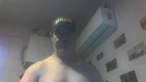kiwiguy19773 online show from April 12, 1:32 am