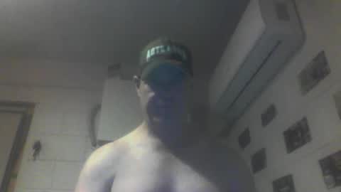 kiwiguy19773 online show from April 14, 7:03 am