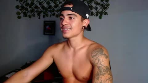 kizame___ online show from April 18, 11:49 pm