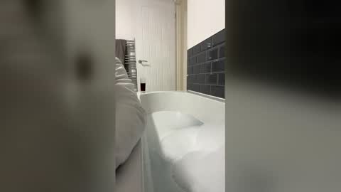 kjj1990 online show from March 19, 1:20 am