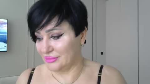 kleo901854860422 online show from May 16, 1:43 pm