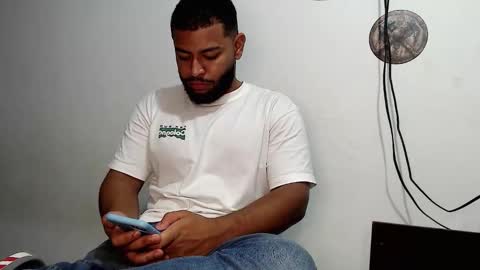 Snapshot of kleyton336 chatting on March 3, 3:01 am kleyton online show from March 3, 3:01 am
