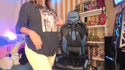 kloelamaravilla18 online show from December 23, 2:31 am