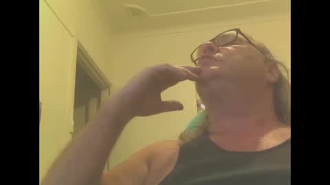 knobout online show from December 17, 10:55 am