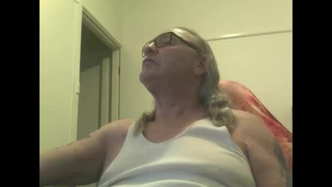 knobout online show from October 14, 3:18 am