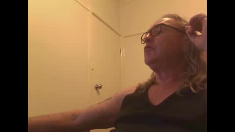 knobout online show from April 2, 1:09 pm