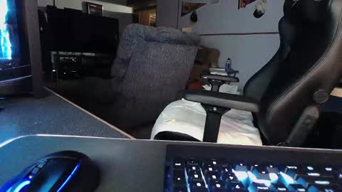 Kodiak1974 online show from March 2, 8:07 pm