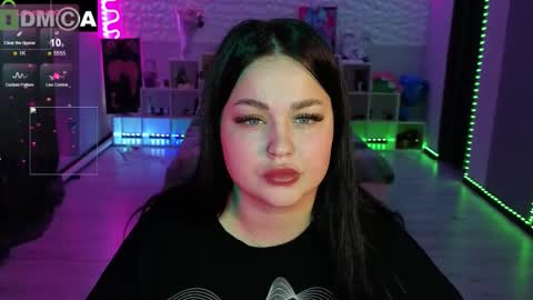 Mia online show from April 9, 6:19 am