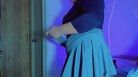 Khloe online show from February 3, 6:45 am