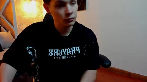 Snapshot of kraven_lust chatting on June 5, 3:13 am Kraven online show from June 5, 3:13 am