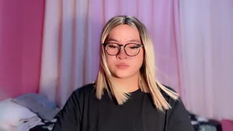 krezikeed online show from June 20, 2:42 pm