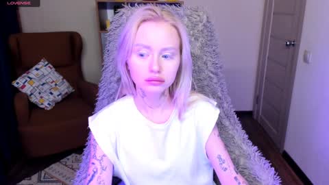 kris_grant online show from December 22, 11:00 am