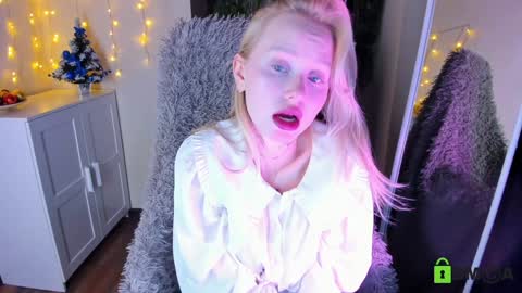 kris_grant online show from December 27, 1:18 pm