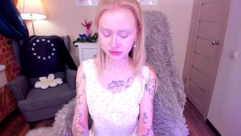 kris_grant online show from January 15, 10:17 am