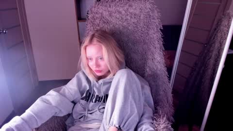 kris_grant online show from January 26, 1:36 pm