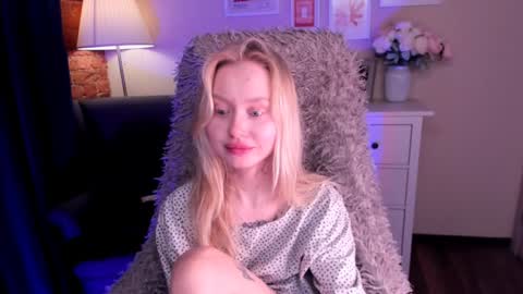 kris_grant online show from February 8, 1:44 pm