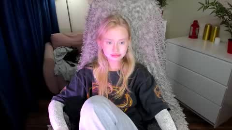 kris_grant online show from February 22, 10:18 am