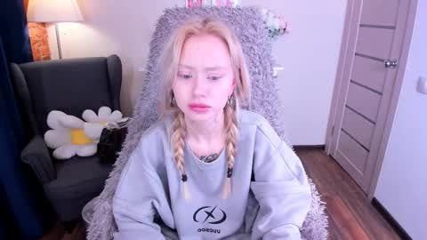 kris_grant online show from March 2, 10:24 am