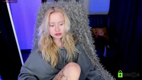 kris_grant online show from March 5, 2:12 pm