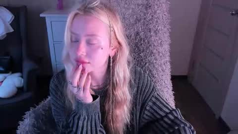 kris_grant online show from September 21, 10:28 am