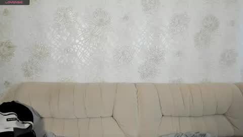 krisdoeill online show from May 7, 2:06 am