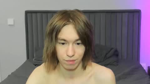 krisfemboy online show from February 1, 7:18 am