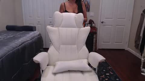 Krissy online show from February 6, 12:52 pm