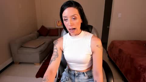 Sophia online show from April 1, 8:28 pm