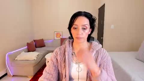 Snapshot of kristen_garner chatting on July 20, 7:27 pm Sophia online show from July 20, 7:27 pm