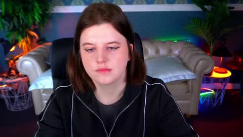 kristifoxy online show from April 12, 5:12 am