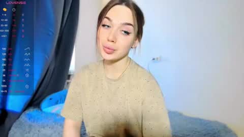 Snapshot of kristina_perez chatting on July 13, 1:36 pm kristina_perez online show from July 13, 1:36 pm