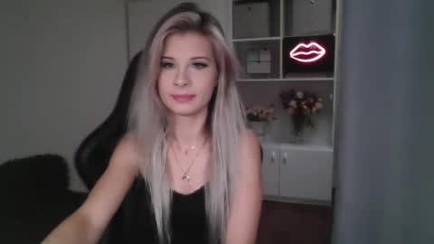 KristineAmore online show from October 14, 6:25 am