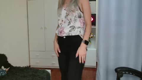 KristineAmore online show from October 16, 8:37 am