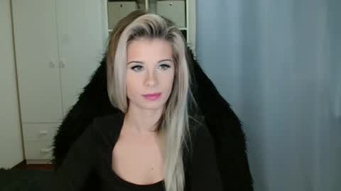 KristineAmore online show from November 21, 8:02 am