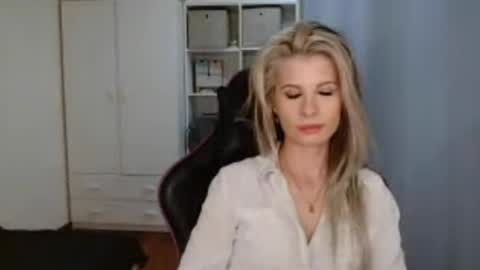 KristineAmore online show from April 6, 6:20 pm