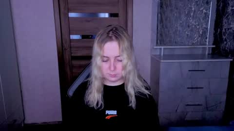 Kristy online show from June 18, 7:07 pm