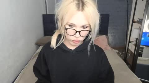 Kristy online show from April 13, 2:00 pm