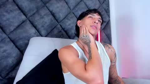Kroy Wave  Muscle Tattoos Latino online show from August 9, 3:23 am