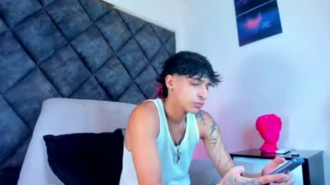 Kroy Wave  Muscle Tattoos Latino online show from August 10, 3:21 am